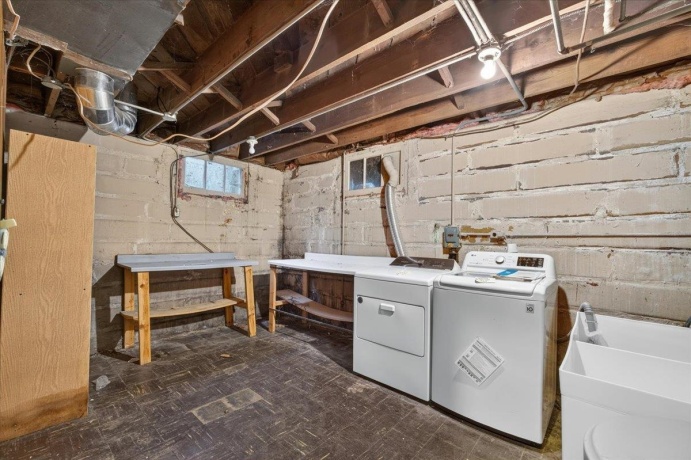 732 John, ROCKFORD, Illinois 61103, 5 Bedrooms Bedrooms, ,2 BathroomsBathrooms,House,For Sale,John,202604752