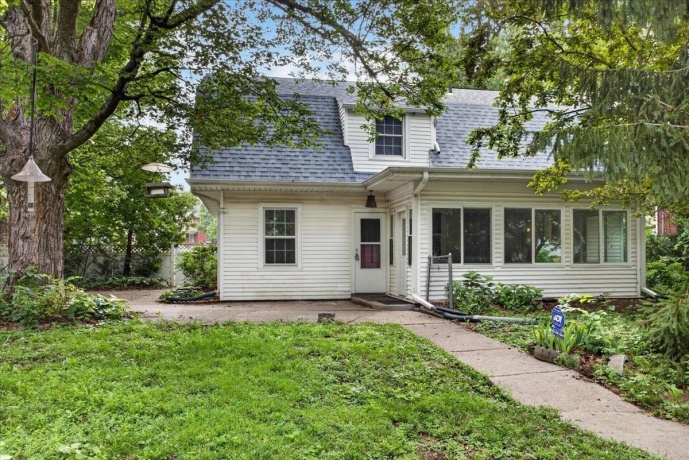 732 John, ROCKFORD, Illinois 61103, 5 Bedrooms Bedrooms, ,2 BathroomsBathrooms,House,For Sale,John,202604752