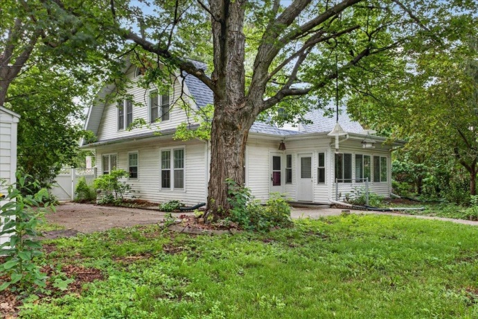 732 John, ROCKFORD, Illinois 61103, 5 Bedrooms Bedrooms, ,2 BathroomsBathrooms,House,For Sale,John,202604752