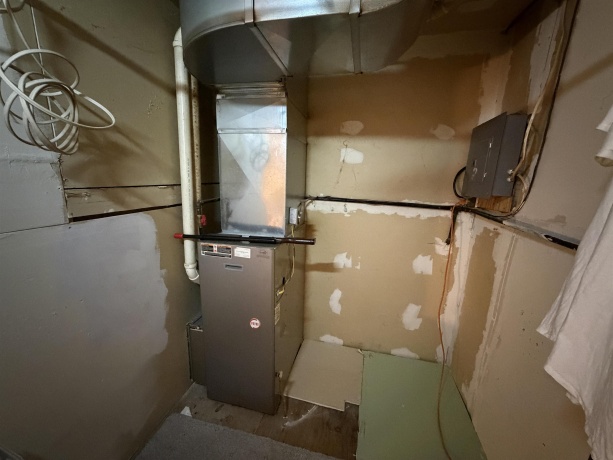 306 Green, POLO, Illinois 61064, 2 Bedrooms Bedrooms, ,1 BathroomBathrooms,House,For Sale,Green,202604753