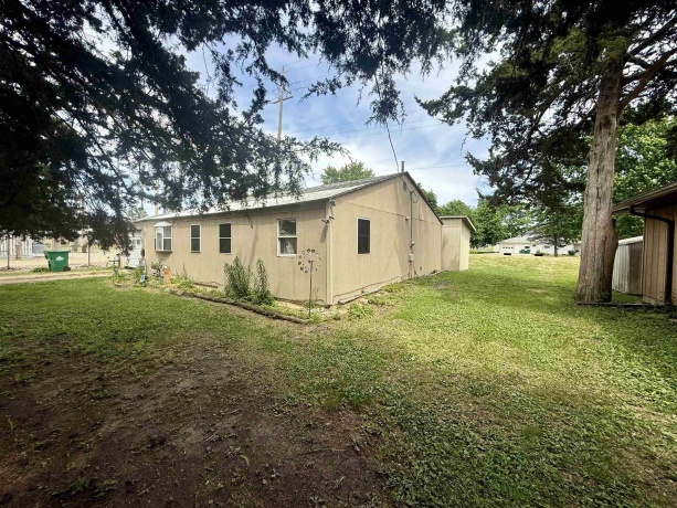 306 Green, POLO, Illinois 61064, 2 Bedrooms Bedrooms, ,1 BathroomBathrooms,House,For Sale,Green,202604753
