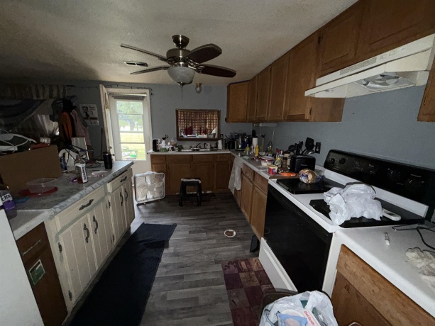 306 Green, POLO, Illinois 61064, 2 Bedrooms Bedrooms, ,1 BathroomBathrooms,House,For Sale,Green,202604753