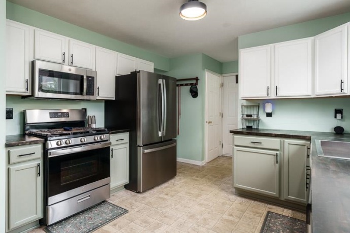 4002 Mila, ROCKFORD, Illinois 61109, 4 Bedrooms Bedrooms, ,2 BathroomsBathrooms,House,For Sale,Mila,202604754