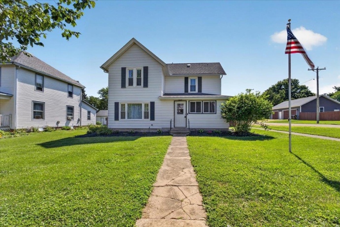 411 Main, LEAF RIVER, Illinois 61047, 2 Bedrooms Bedrooms, ,1 BathroomBathrooms,House,For Sale,Main,202604759