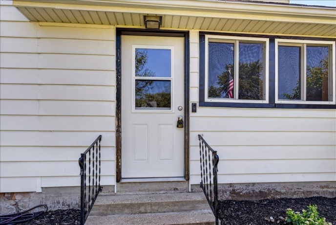 411 Main, LEAF RIVER, Illinois 61047, 2 Bedrooms Bedrooms, ,1 BathroomBathrooms,House,For Sale,Main,202604759
