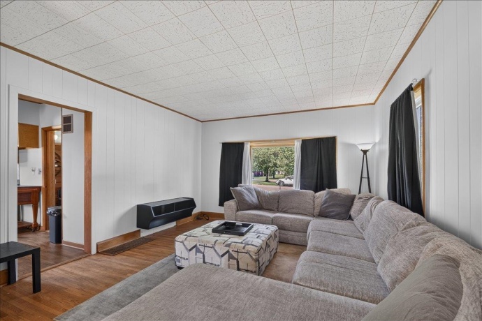 411 Main, LEAF RIVER, Illinois 61047, 2 Bedrooms Bedrooms, ,1 BathroomBathrooms,House,For Sale,Main,202604759