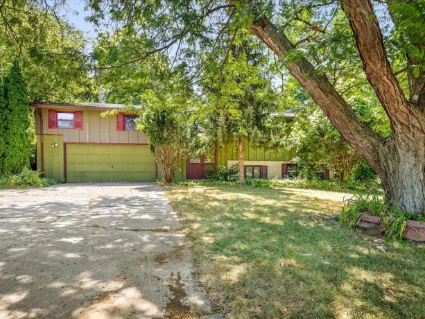 2519 Highcrest, ROCKFORD, Illinois 61107, 4 Bedrooms Bedrooms, ,1 BathroomBathrooms,House,For Sale,Highcrest,202604760