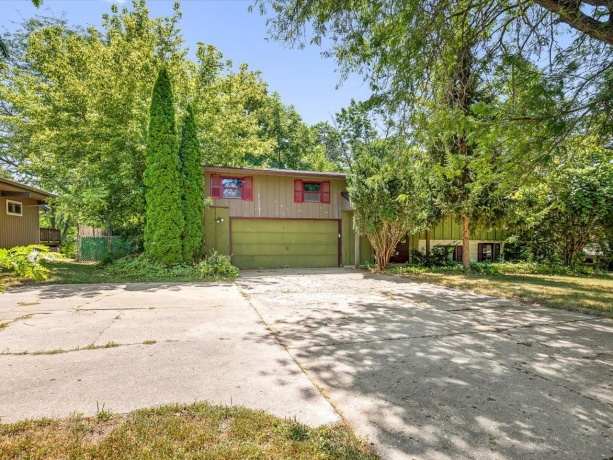2519 Highcrest, ROCKFORD, Illinois 61107, 4 Bedrooms Bedrooms, ,1 BathroomBathrooms,House,For Sale,Highcrest,202604760