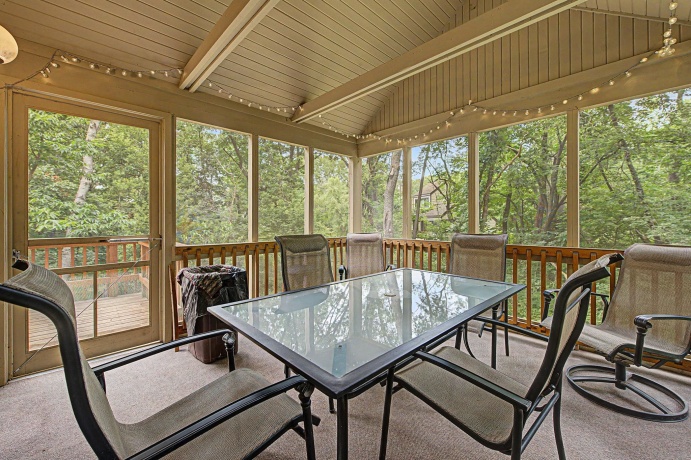 16 Pinehurst, GALENA, Illinois 61036, 3 Bedrooms Bedrooms, ,3 BathroomsBathrooms,House,For Sale,Pinehurst,202604761
