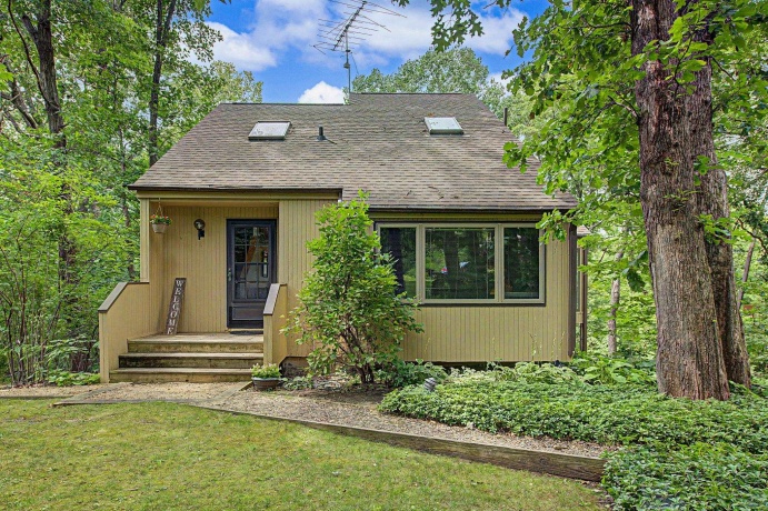 16 Pinehurst, GALENA, Illinois 61036, 3 Bedrooms Bedrooms, ,3 BathroomsBathrooms,House,For Sale,Pinehurst,202604761