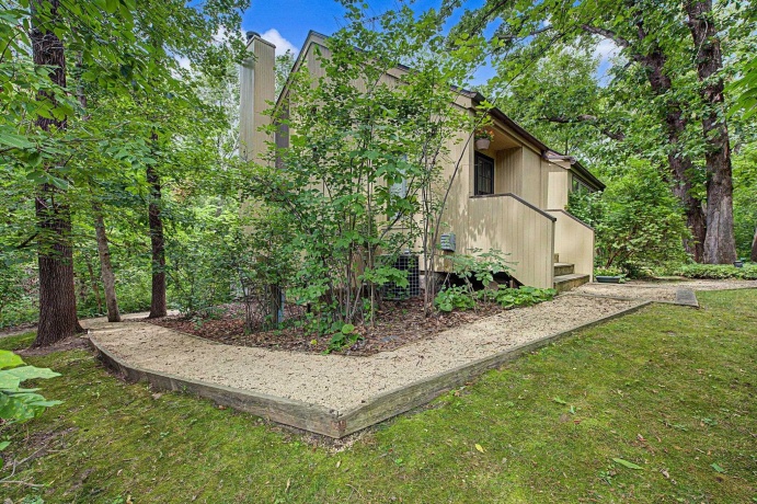 16 Pinehurst, GALENA, Illinois 61036, 3 Bedrooms Bedrooms, ,3 BathroomsBathrooms,House,For Sale,Pinehurst,202604761