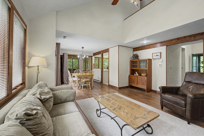 16 Pinehurst, GALENA, Illinois 61036, 3 Bedrooms Bedrooms, ,3 BathroomsBathrooms,House,For Sale,Pinehurst,202604761