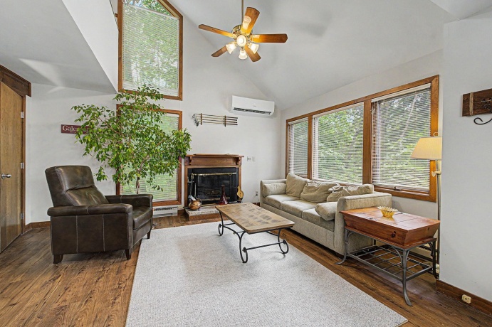 16 Pinehurst, GALENA, Illinois 61036, 3 Bedrooms Bedrooms, ,3 BathroomsBathrooms,House,For Sale,Pinehurst,202604761