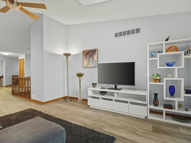 6125 Carriage Green, ROCKFORD, Illinois 61108, 3 Bedrooms Bedrooms, ,2 BathroomsBathrooms,Condominium,For Sale,Carriage Green,202604764