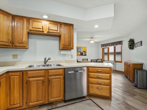 6125 Carriage Green, ROCKFORD, Illinois 61108, 3 Bedrooms Bedrooms, ,2 BathroomsBathrooms,Condominium,For Sale,Carriage Green,202604764