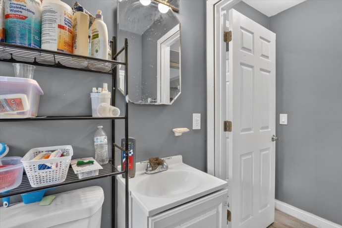 2427 Windsor, LOVES PARK, Illinois 61111, 3 Bedrooms Bedrooms, ,2 BathroomsBathrooms,House,For Sale,Windsor,202604470