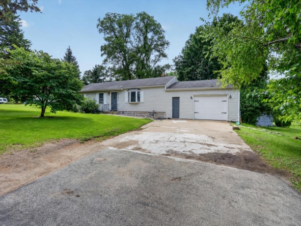 2427 Windsor, LOVES PARK, Illinois 61111, 3 Bedrooms Bedrooms, ,2 BathroomsBathrooms,House,For Sale,Windsor,202604470