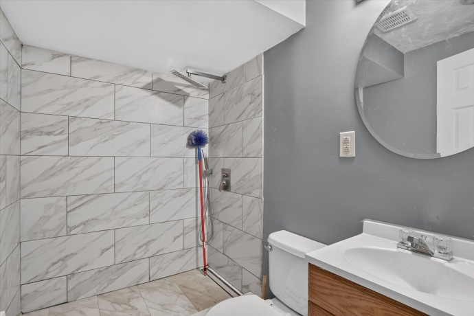 2427 Windsor, LOVES PARK, Illinois 61111, 3 Bedrooms Bedrooms, ,2 BathroomsBathrooms,House,For Sale,Windsor,202604470