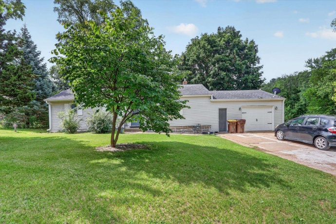 2427 Windsor, LOVES PARK, Illinois 61111, 3 Bedrooms Bedrooms, ,2 BathroomsBathrooms,House,For Sale,Windsor,202604470