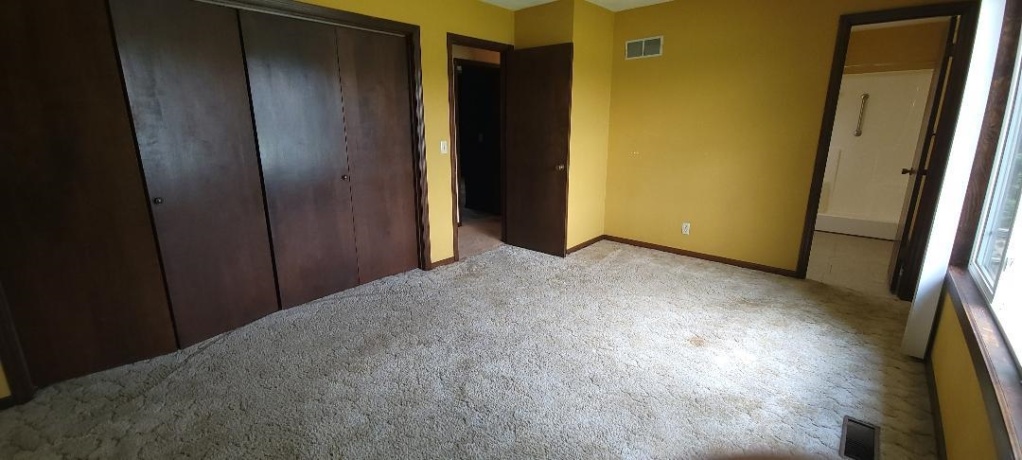 2315 Mallard Dr, FREEPORT, Illinois 61032, 3 Bedrooms Bedrooms, ,3 BathroomsBathrooms,House,For Sale,Mallard Dr,202603851