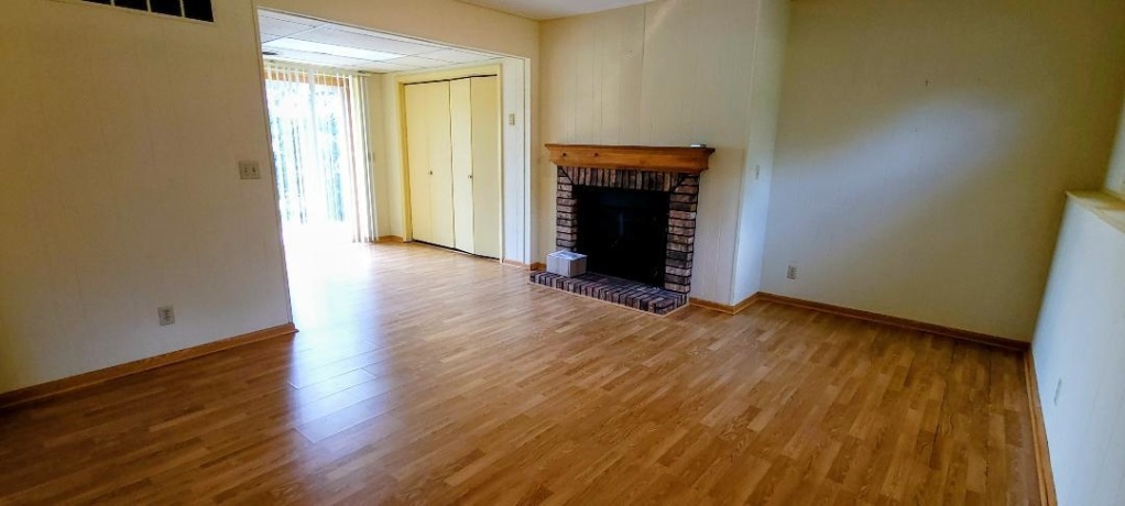 2315 Mallard Dr, FREEPORT, Illinois 61032, 3 Bedrooms Bedrooms, ,3 BathroomsBathrooms,House,For Sale,Mallard Dr,202603851