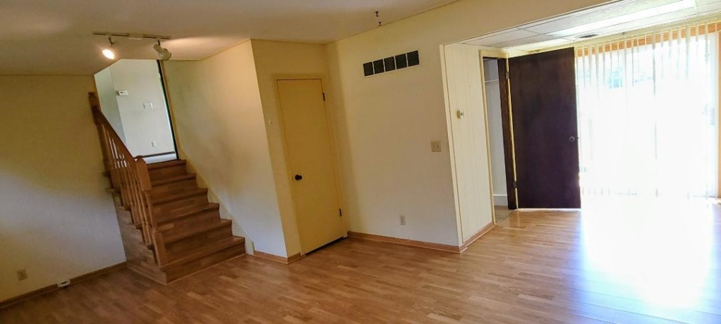 2315 Mallard Dr, FREEPORT, Illinois 61032, 3 Bedrooms Bedrooms, ,3 BathroomsBathrooms,House,For Sale,Mallard Dr,202603851