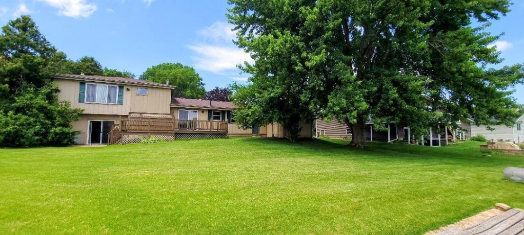 2315 Mallard Dr, FREEPORT, Illinois 61032, 3 Bedrooms Bedrooms, ,3 BathroomsBathrooms,House,For Sale,Mallard Dr,202603851