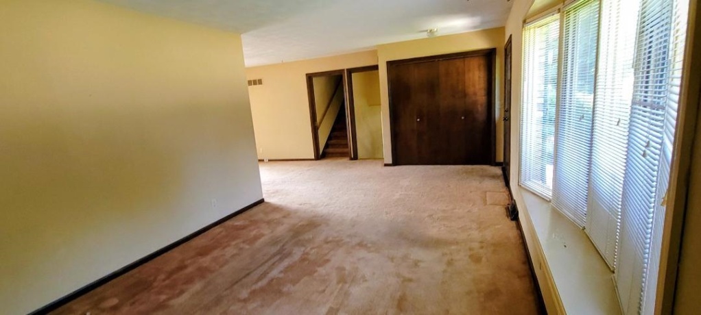 2315 Mallard Dr, FREEPORT, Illinois 61032, 3 Bedrooms Bedrooms, ,3 BathroomsBathrooms,House,For Sale,Mallard Dr,202603851