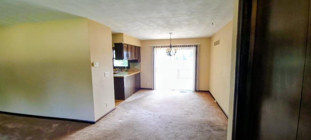 2315 Mallard Dr, FREEPORT, Illinois 61032, 3 Bedrooms Bedrooms, ,3 BathroomsBathrooms,House,For Sale,Mallard Dr,202603851