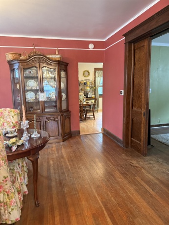 450 West, FREEPORT, Illinois 61032, 4 Bedrooms Bedrooms, ,2 BathroomsBathrooms,House,For Sale,West,202604767