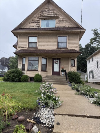 450 West, FREEPORT, Illinois 61032, 4 Bedrooms Bedrooms, ,2 BathroomsBathrooms,House,For Sale,West,202604767