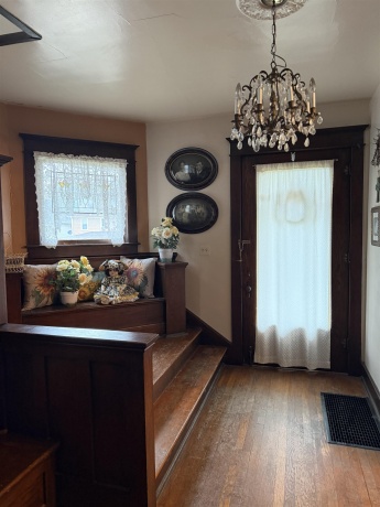 450 West, FREEPORT, Illinois 61032, 4 Bedrooms Bedrooms, ,2 BathroomsBathrooms,House,For Sale,West,202604767