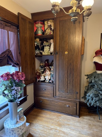 450 West, FREEPORT, Illinois 61032, 4 Bedrooms Bedrooms, ,2 BathroomsBathrooms,House,For Sale,West,202604767