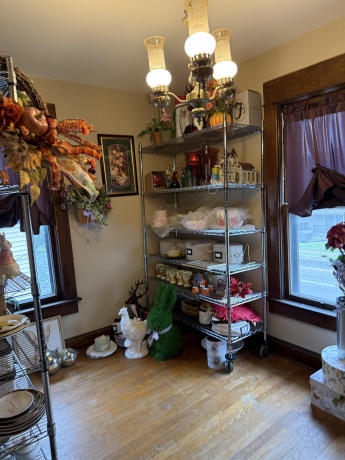 450 West, FREEPORT, Illinois 61032, 4 Bedrooms Bedrooms, ,2 BathroomsBathrooms,House,For Sale,West,202604767