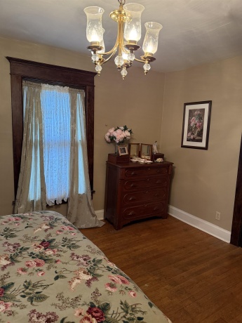450 West, FREEPORT, Illinois 61032, 4 Bedrooms Bedrooms, ,2 BathroomsBathrooms,House,For Sale,West,202604767