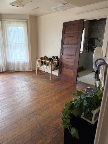 450 West, FREEPORT, Illinois 61032, 4 Bedrooms Bedrooms, ,2 BathroomsBathrooms,House,For Sale,West,202604767