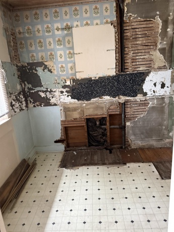 450 West, FREEPORT, Illinois 61032, 4 Bedrooms Bedrooms, ,2 BathroomsBathrooms,House,For Sale,West,202604767