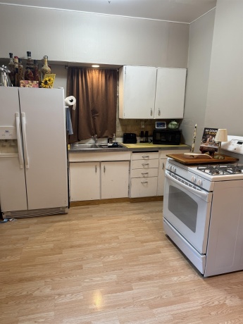 450 West, FREEPORT, Illinois 61032, 4 Bedrooms Bedrooms, ,2 BathroomsBathrooms,House,For Sale,West,202604767