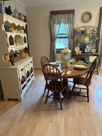 450 West, FREEPORT, Illinois 61032, 4 Bedrooms Bedrooms, ,2 BathroomsBathrooms,House,For Sale,West,202604767