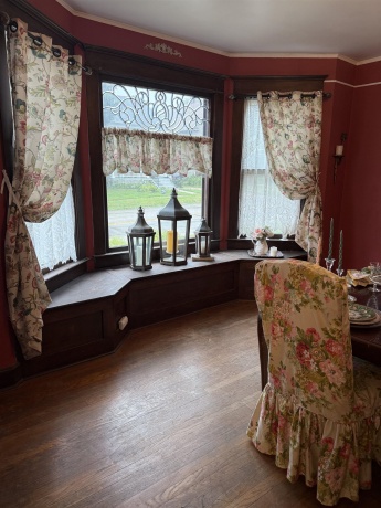 450 West, FREEPORT, Illinois 61032, 4 Bedrooms Bedrooms, ,2 BathroomsBathrooms,House,For Sale,West,202604767