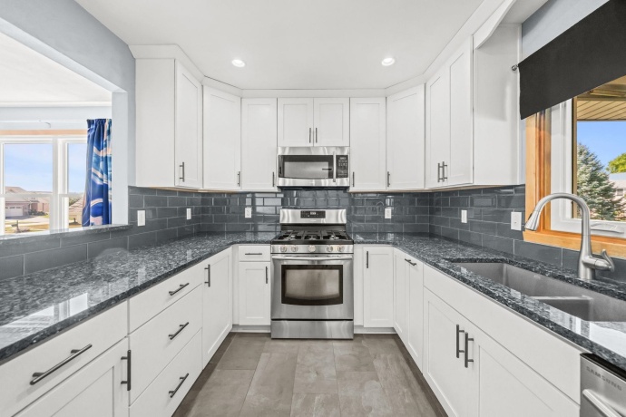12138 Paisley, LOVES PARK, Illinois 61111, 3 Bedrooms Bedrooms, ,2 BathroomsBathrooms,House,For Sale,Paisley,202604768