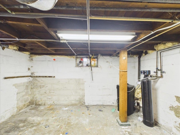 2335 Burton, ROCKFORD, Illinois 61103, 2 Bedrooms Bedrooms, ,1 BathroomBathrooms,House,For Sale,Burton,202604770