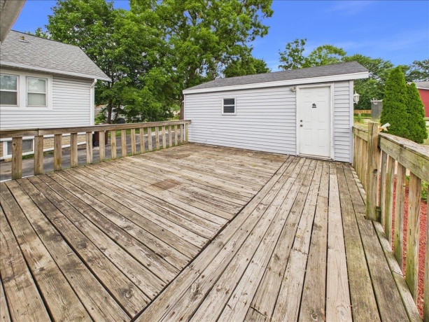 2335 Burton, ROCKFORD, Illinois 61103, 2 Bedrooms Bedrooms, ,1 BathroomBathrooms,House,For Sale,Burton,202604770