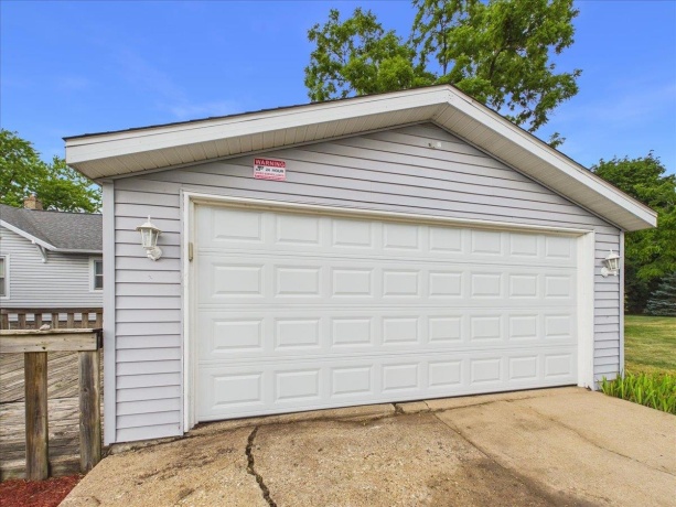 2335 Burton, ROCKFORD, Illinois 61103, 2 Bedrooms Bedrooms, ,1 BathroomBathrooms,House,For Sale,Burton,202604770