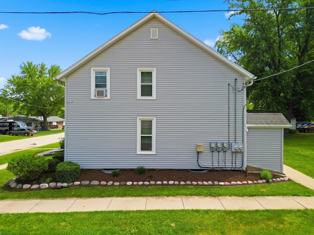 304 Main, STILLMAN VALLEY, Illinois 61084, ,3 - 4 Units,For Sale,Main,202603028