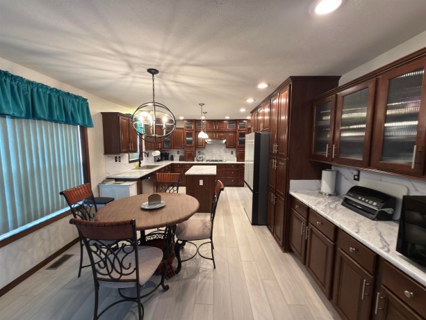 619 Park, BELVIDERE, Illinois 61008, 3 Bedrooms Bedrooms, ,2 BathroomsBathrooms,House,For Sale,Park,202604775
