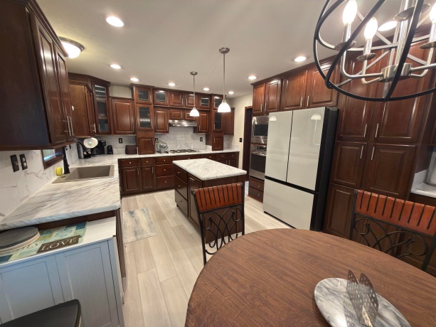 619 Park, BELVIDERE, Illinois 61008, 3 Bedrooms Bedrooms, ,2 BathroomsBathrooms,House,For Sale,Park,202604775