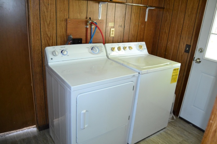 1846 2871st Rd, OTTAWA, Illinois 61350, 2 Bedrooms Bedrooms, ,1 BathroomBathrooms,House,For Sale,2871st Rd,202604777