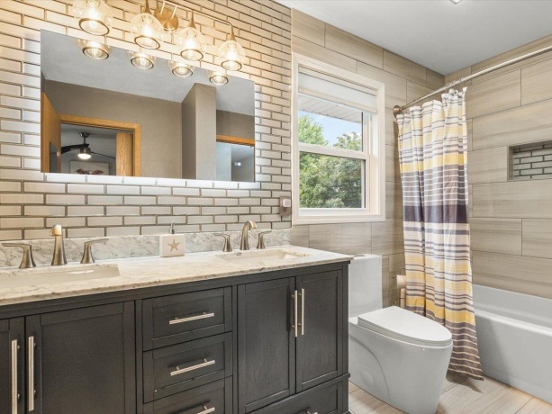 93 North Park, MACHESNEY PARK, Illinois 61115, 3 Bedrooms Bedrooms, ,1 BathroomBathrooms,House,For Sale,North Park,202604778