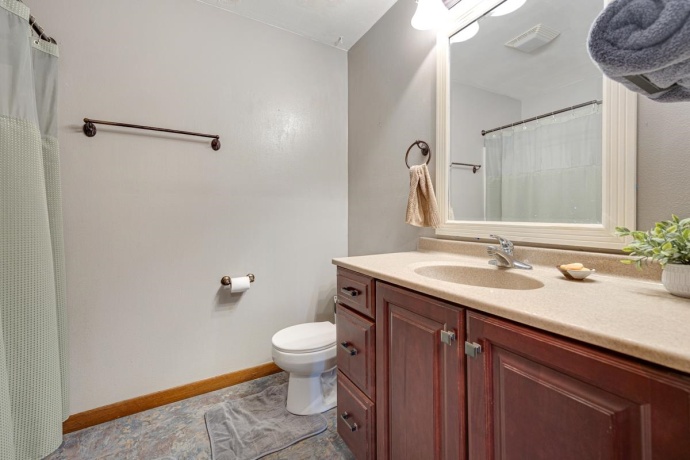 1686 Valencia, ROCKFORD, Illinois 61108, 3 Bedrooms Bedrooms, ,2 BathroomsBathrooms,House,For Sale,Valencia,202604788